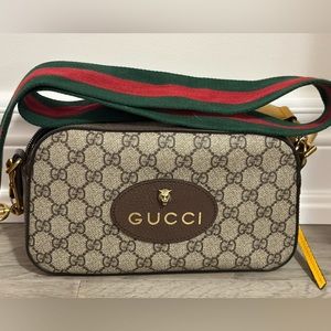 Authentic GUCCI Neo Vintage GG Supreme Messenger Bag